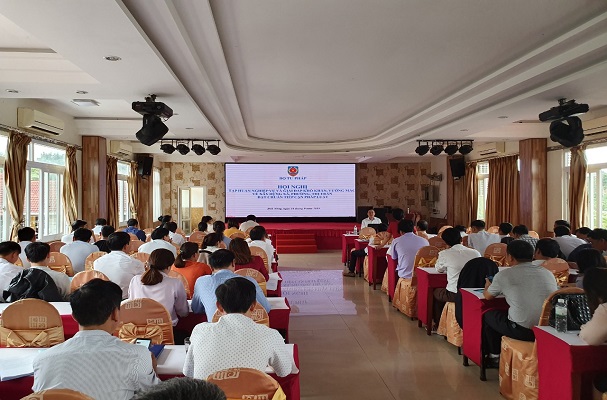 Tập huấn nghiệp vụ và giải đáp vướng mắc về xây dựng cấp xã đạt chuẩn tiếp cận PL tại Đắk Nông
