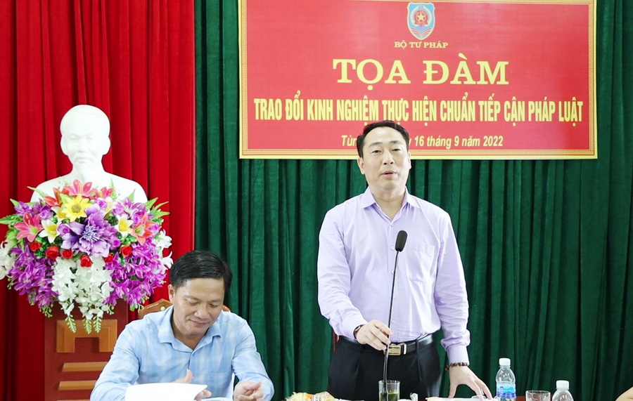 Trao đổi kinh nghiệm thực hiện chuẩn tiếp cận pháp luật tại xã Tùng Ảnh, huyện Đức Thọ, tỉnh Hà Tĩnh