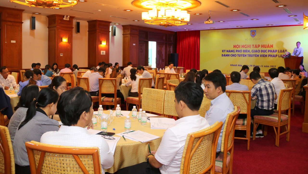 Bộ Tư pháp tổ chức Hội nghị tập huấn kỹ năng phổ biến, giáo dục pháp luật tại Khánh Hòa