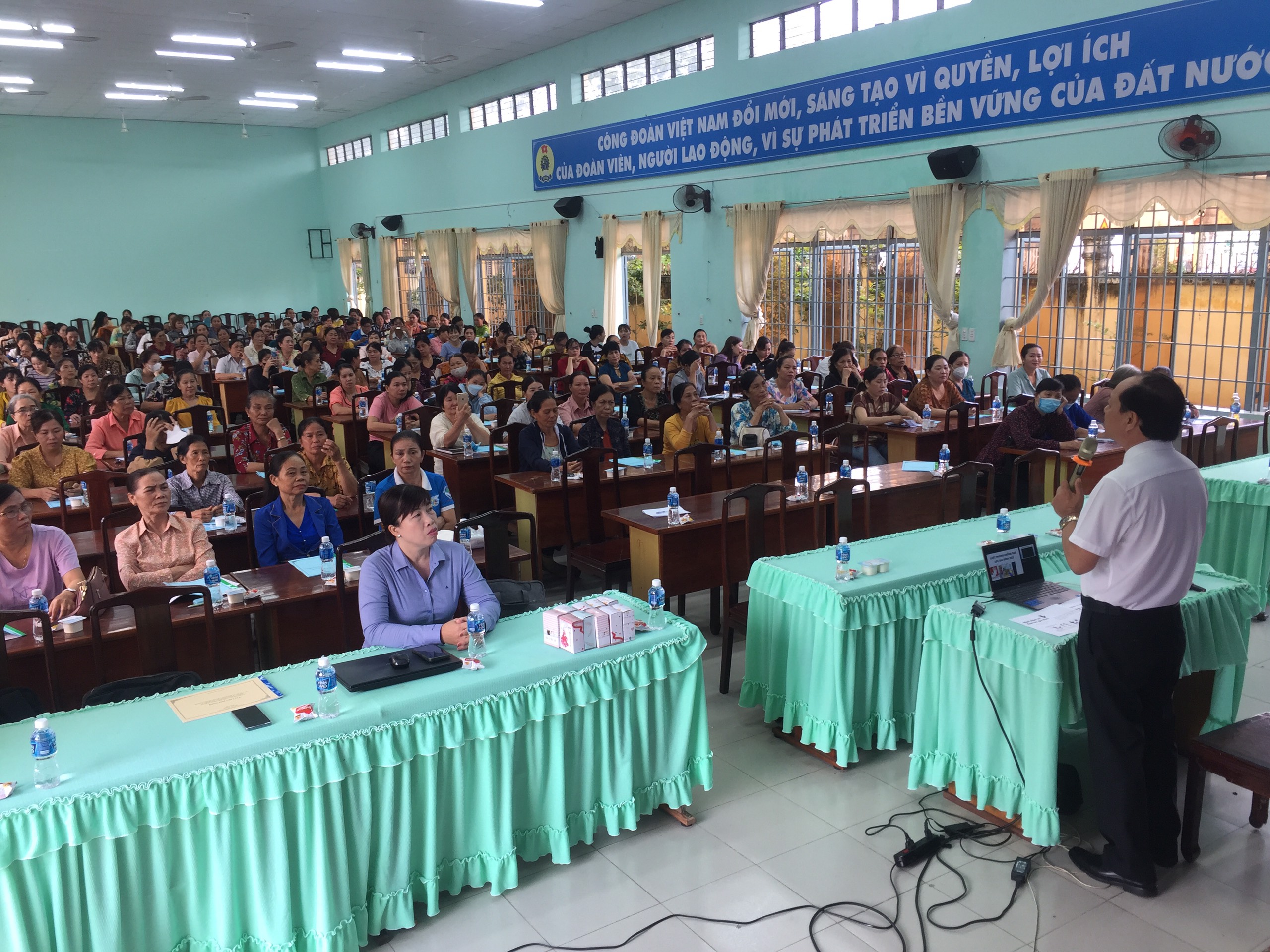 Quang cảnh Hội nghị tại huyện Tân Phú